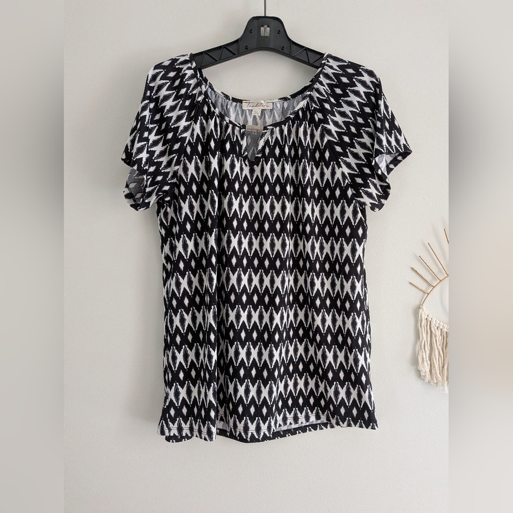 Tradition Y2K Black and White Geometric Blouse
